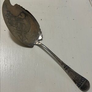 Pairpoint ASCOT 1886 Silverplate Bear Motif Servers with engraved initial “P”